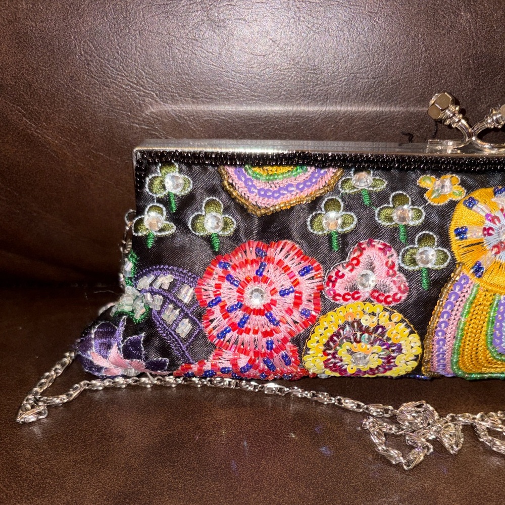 Aldo Black Floral Embroidered Clutch with Silver Chain- Vintage - Picture 2 of 11